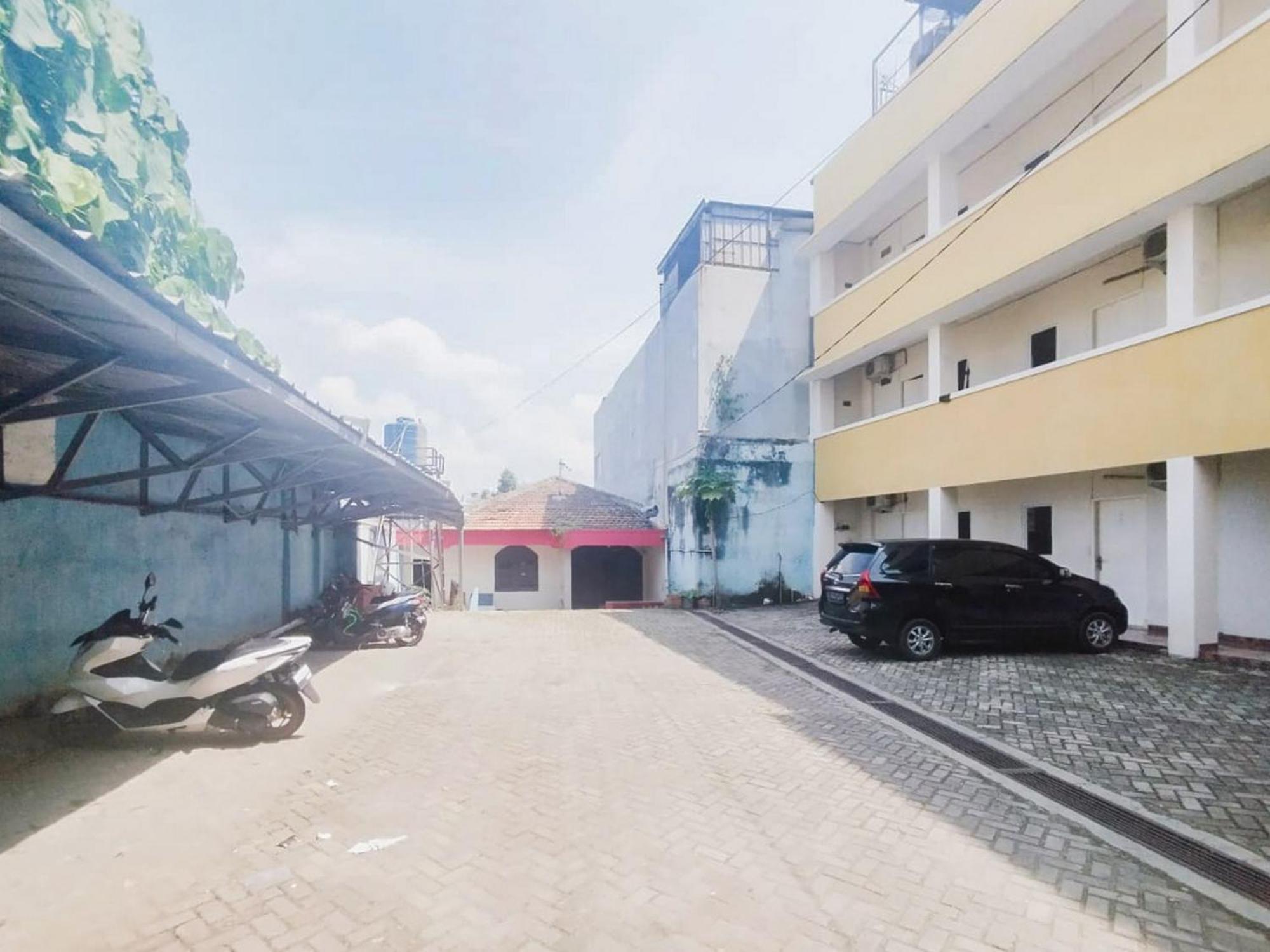 Hotel Reddoorz At Jalan Diponegoro Bandar Lampung Exterior foto