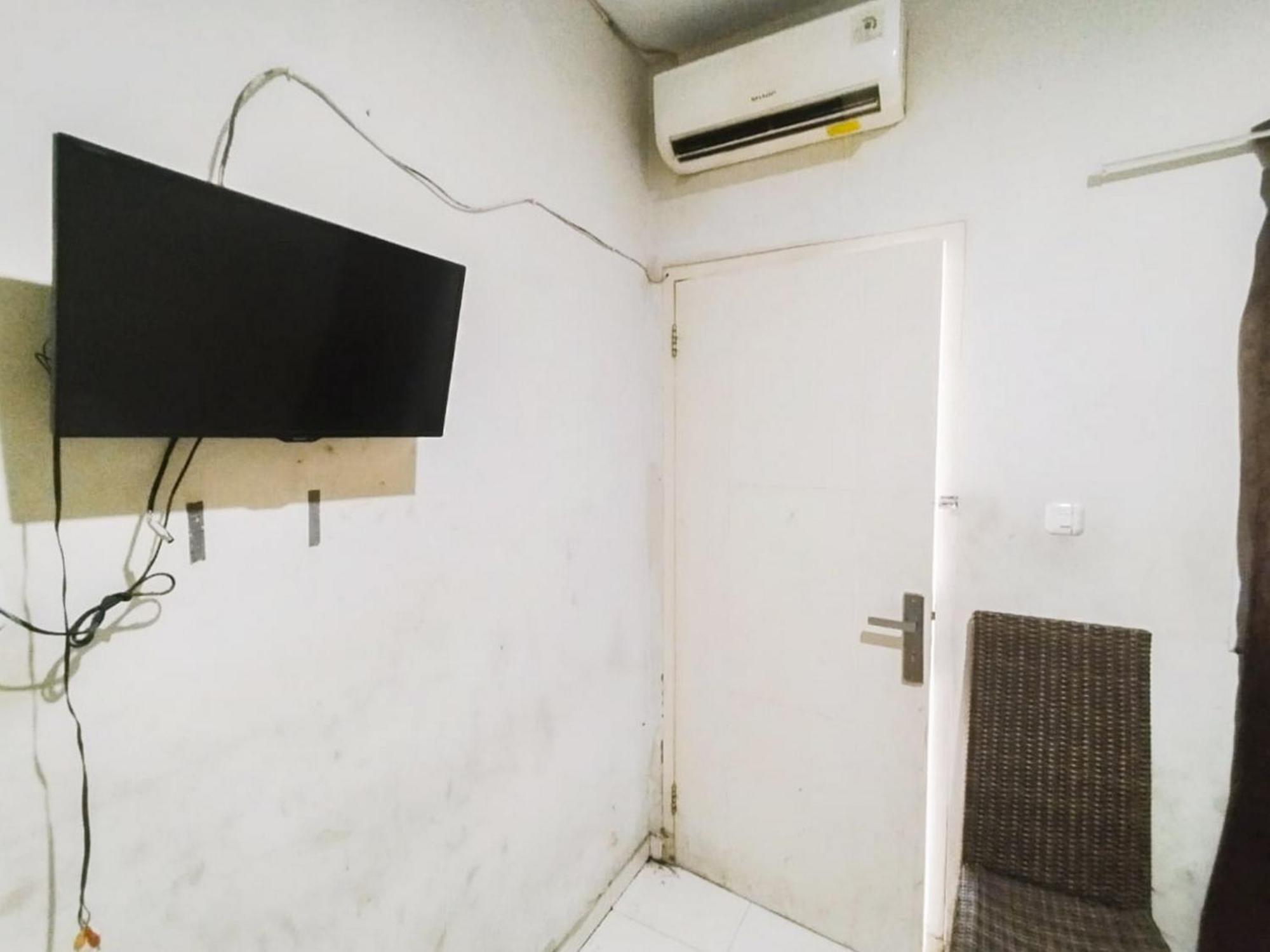 Hotel Reddoorz At Jalan Diponegoro Bandar Lampung Exterior foto